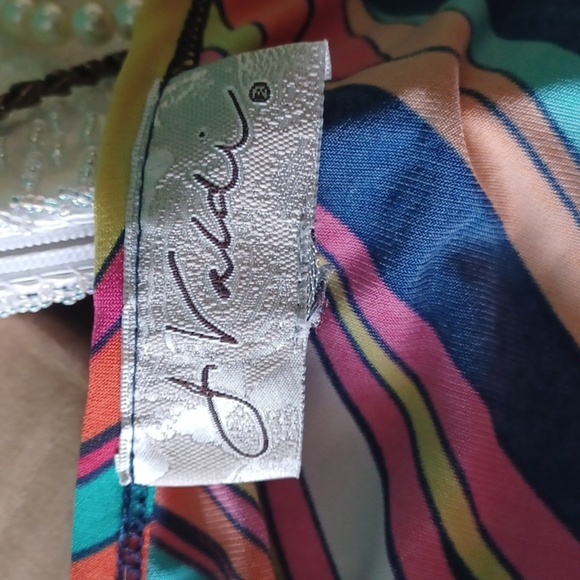 J. Valdi Women's 70s Printed Dress deep V Neck  Size M, stretchy, 20" ptp - Picture 5 of 7